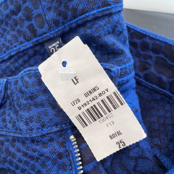 NWT Blue Snakeskin Carmar LF Jeans Mid Rise 25 - Picture 7 of 11